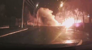 Появилось видео с возможным моментом взрывов у троллейбусного депо в Луганске