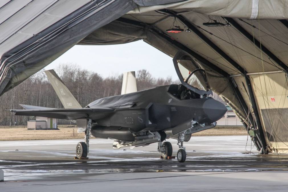 Минобороны Литвы сообщило о прибытии американских истребителей F-35