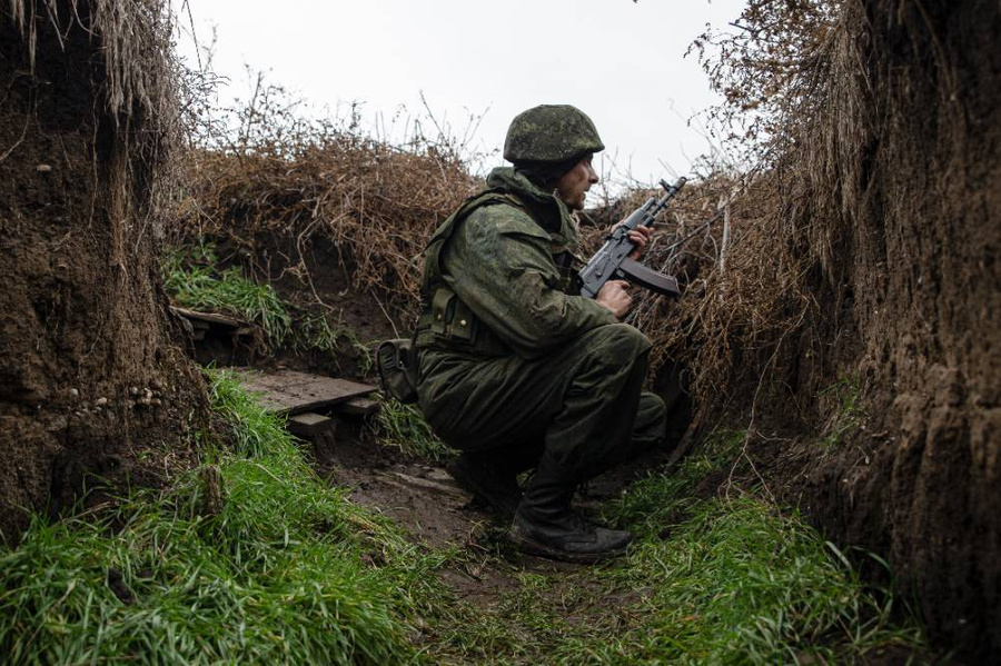 Военнослужащий Народной милиции ЛНР. Фото © ТАСС / Река Александр