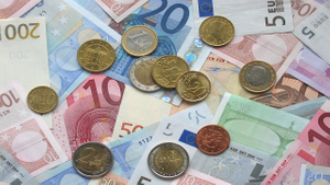 Курс евро на Мосбирже поднялся до 95 рублей впервые с 2014 года
