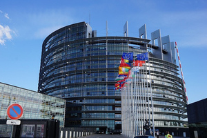 ЕС новыми санкциями ограничил доступ Правительства РФ и ЦБ к рынку капитала