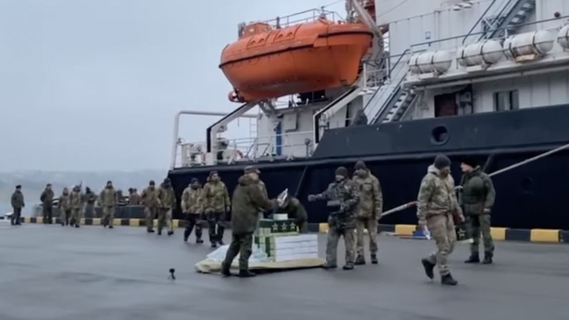Более 80 сдавшихся в плен украинских пограничников доставили в Севастополь