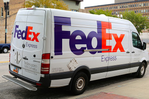 WSJ: Логистические компании FedEx и UPS остановили доставку грузов в Россию