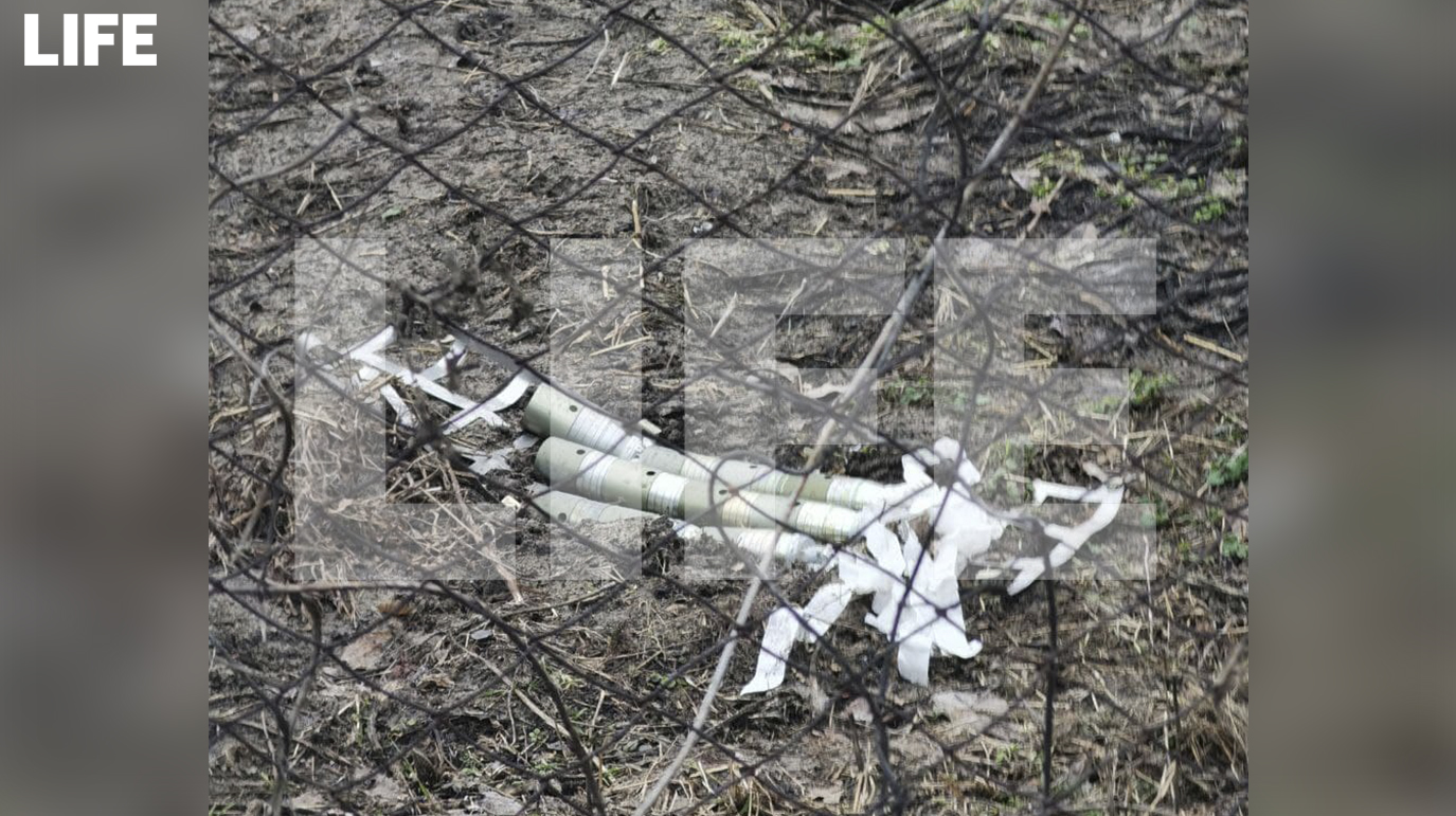 Последствия обстрела Станицы Луганской украинскими военными из РСЗО "Смерч". Фото © LIFE / Антон Старков