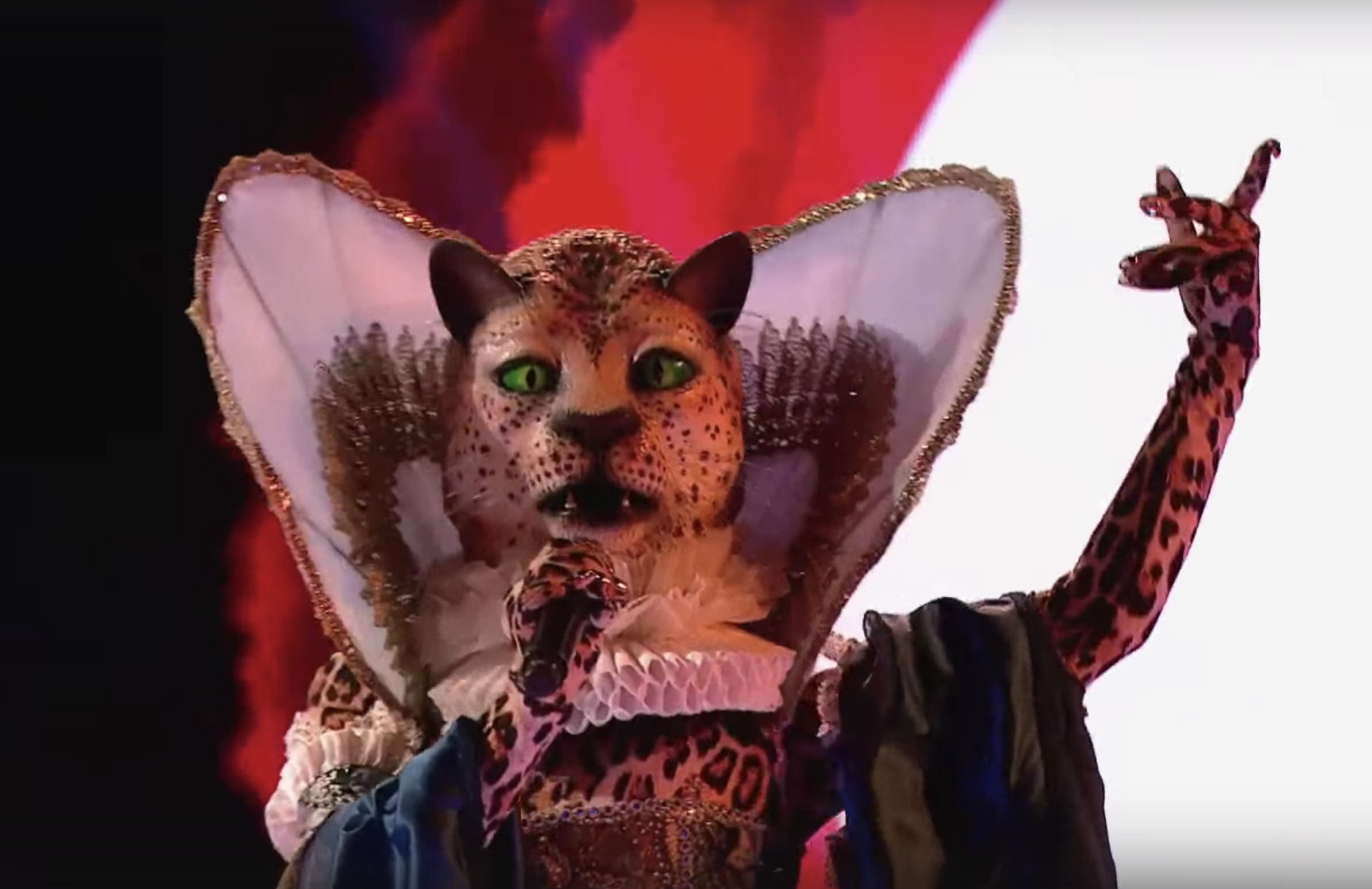 Песня мотылек из шоу маска. Леопард в шоу маска 2022.
