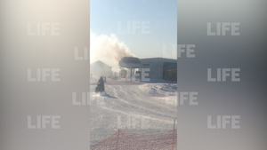 Очевидцы сняли на видео пожар на канатной дороге в Шерегеше