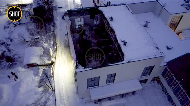 Последствия обрушения крыши школы в подмосковном Ашукине сняли с коптера