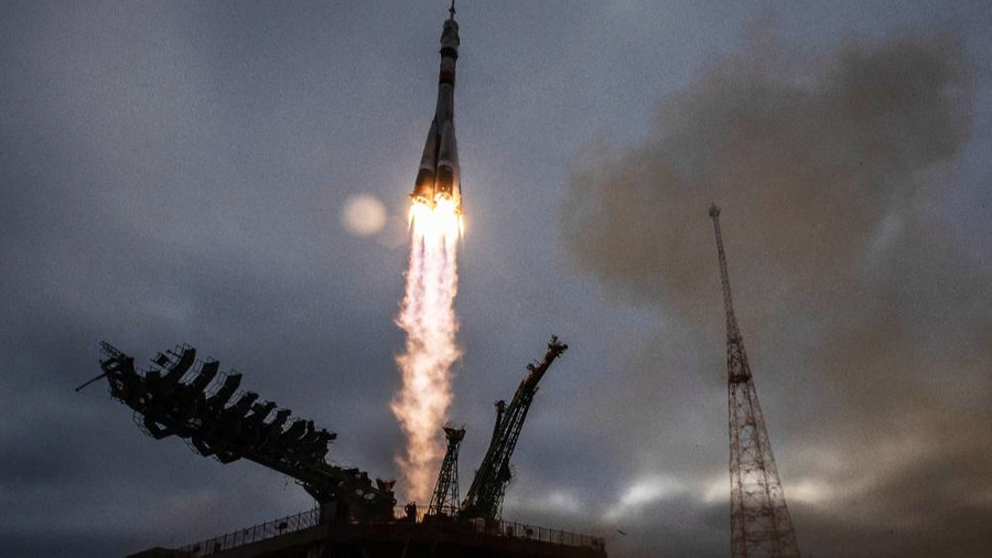Запуск ракеты-носителя "Союз-2.1а". Фото © ТАСС / Сергей Савостьянов