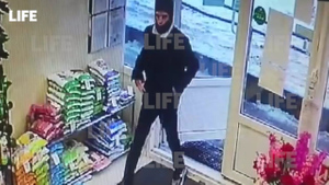 Без денег и с позором: В Петербурге грабитель сбежал, получив отпор продавщицы цветов
