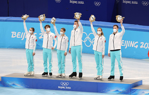 "Подарили незабываемые минуты радости": Путин поздравил российских фигуристов с золотом Олимпиады в Пекине