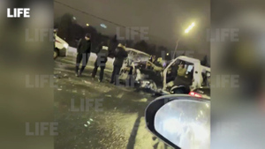 На Кутузовском проспекте в Москве столкнулись три автомобиля
