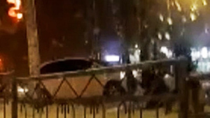 В Екатеринбурге водитель внедорожника протаранил людей на остановке