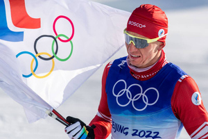 Неспортивное поведение: Почему в Норвегии бесятся из-за побед Большунова и российского триколора на Олимпиаде-2022