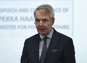 Глава МИД Финляндии: Хельсинки сохраняет за собой возможность вступить в НАТО
