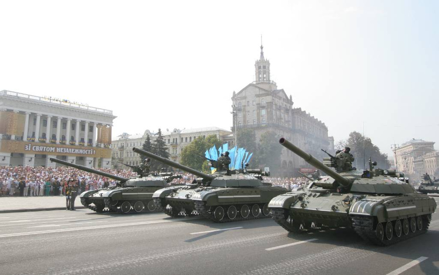 Киев во время военного парада, посвящённого Дню независимости Украины. Фото © ТАСС / Владимир Синдеев
