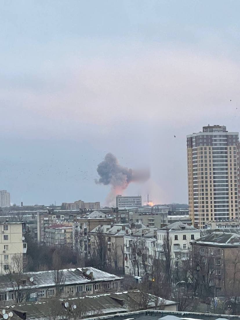 Кадры взрыва после попадания снаряда в киевскую телевышку. Фото © Telegram / ДНР ZA ПУТИНА!