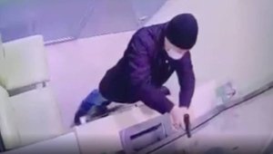 Актёр сериала "Тайны следствия" Андрей Божанов попытался ограбить банк в Петербурге