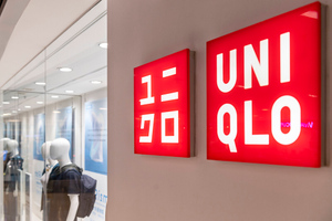 Uniqlo приостанавливает деятельность в России
