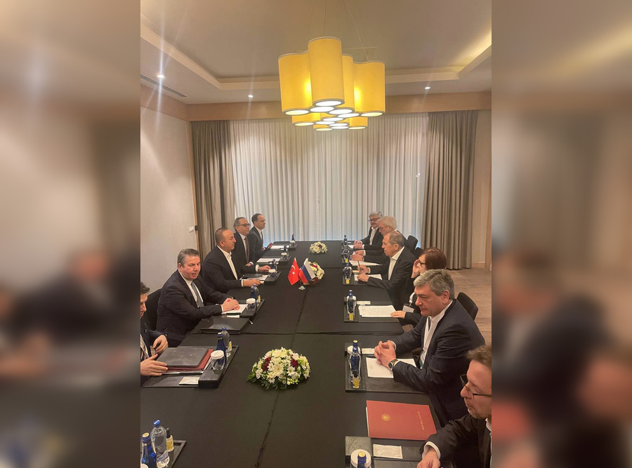Встреча глав МИД РФ и Турции в Анталье. Обложка © Telegram-канал Марии Захаровой