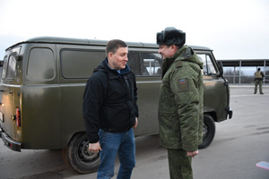 Турчак посетил Станицу Луганскую и доставил предметы первой необходимости