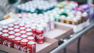 "Коммерсант": Дистрибьютор Coca-Cola предупредил о резком повышении цен