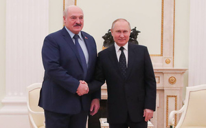 Путин и Лукашенко договорились о поставках Минску современной военной техники