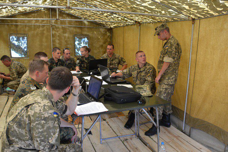 Специалисты Житомирского военного института провели учения под командованием офицеров ВС США. zhzh.info