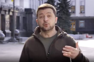Фальшивый ореол и зелёные пятна: В новом видеообращении Зеленского "из Киева" нашли множество ляпов