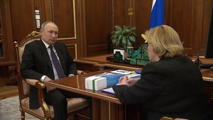 Скворцова рассказала Путину о тесте, способном выявлять все виды "омикрона"