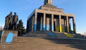 Бастрыкин поручил возбудить дело после осквернения мемориала Славин в Братиславе