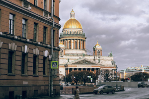 Власти Санкт-Петербурга сообщили о завершении пятой волны ковида