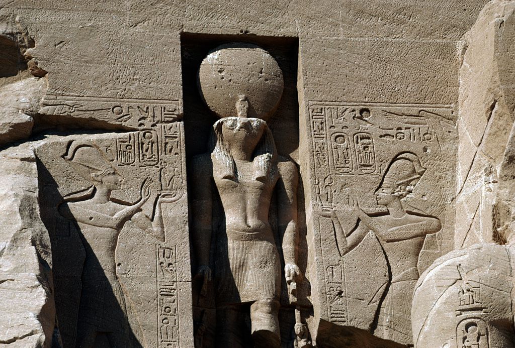 Барельеф над входом в храм Абу-Симбел. Фото © Getty Images / DeAgostini