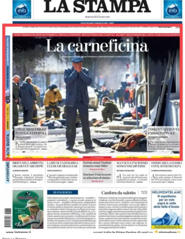 Свежий номер газеты La Stampa. Фото © Twitter / Елена Пшеничная 