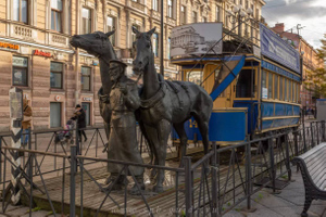 Памятник конке в Петербурге вернётся на своё историческое место