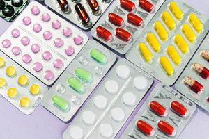 Росздравнадзор откроет горячую линию по поставкам лекарств в аптеки