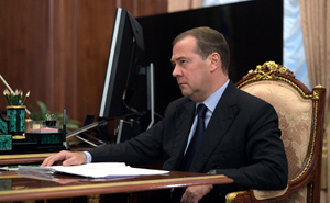 Медведев: Народы США и Европы скоро предъявят властям счёт за санкции против РФ