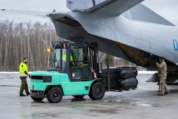 Отправка вооружения из Эстонии на Украину. Фото © mil.ee