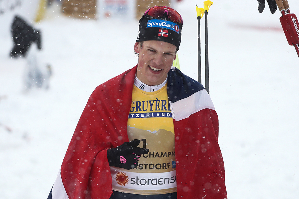 Спортсмен из Норвегии Йоханнес Клебо. Фото © ТАСС / Сергей Бобылев