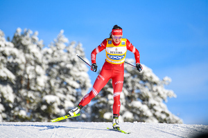 Лыжница Непряева победила в гонке на 10 км на соревнованиях "Олимпийцы России"