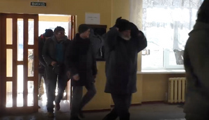 Народная милиция ЛНР: ВСУ обстреляли школу в Рубежном во время эвакуации людей
