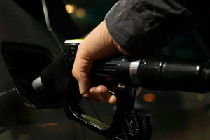Глава немецких профсоюзов Хоффман назвал способ сэкономить "каждую каплю бензина"