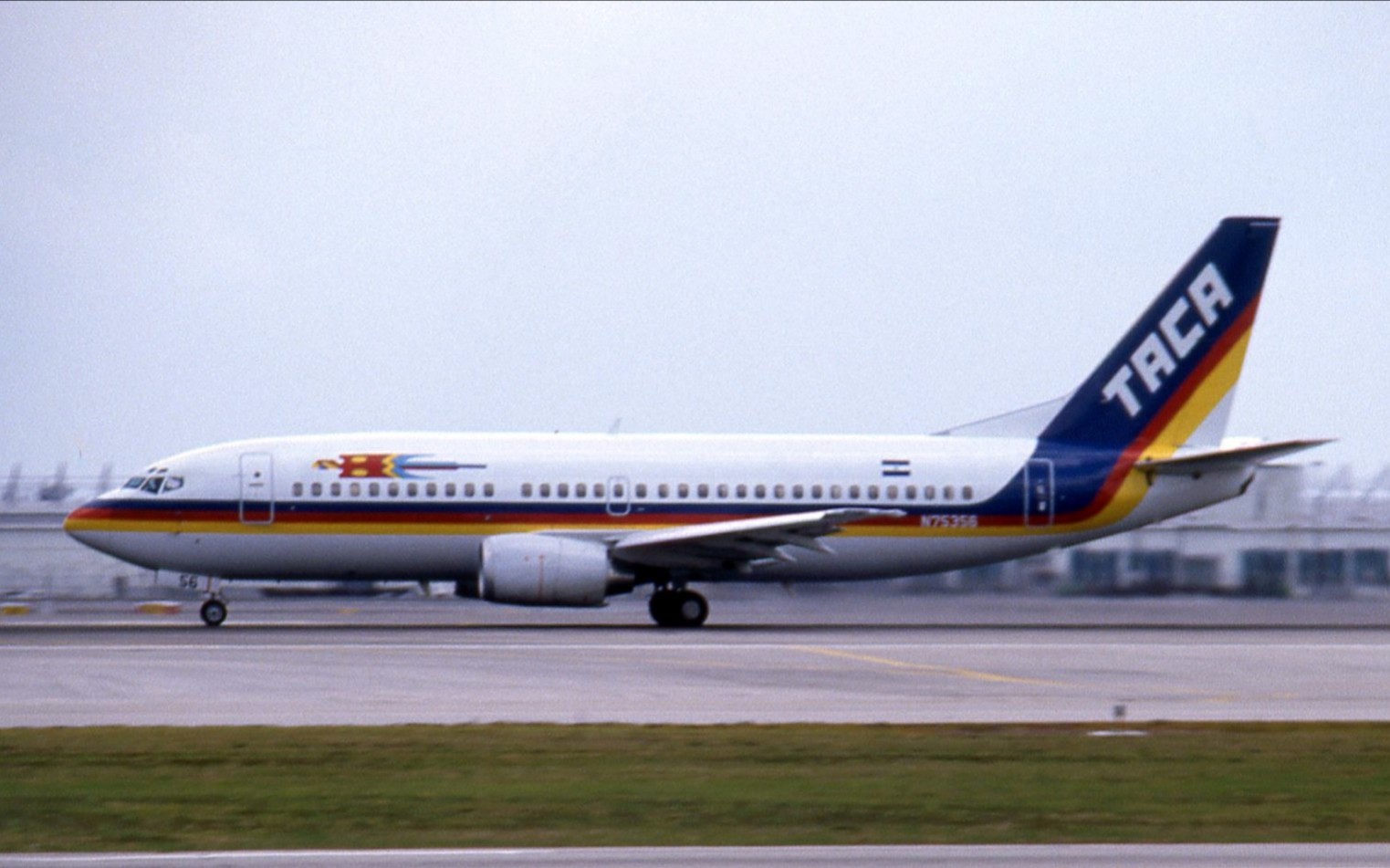 Boeing 737 авиакомпании TACA International. Фото © Wikipedia
