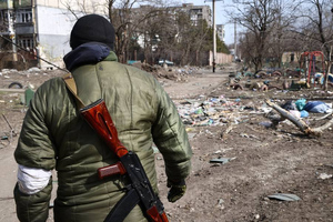 Минобороны РФ: Киев приказал нацбатам покидать Мариуполь под видом мирных жителей