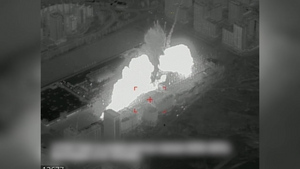МО РФ показало кадры уничтожения украинских РСЗО, скрытых в неработающем ТЦ в Киеве