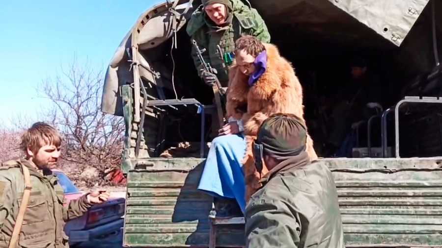 Задержанный украинский военнослужащий. Кадр из видео © Telegram / РИА "Новости"