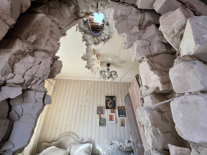 Кадры из разрушенного дома после обстрела со стороны ВСУ. Фото © Telegram / Настоящий Гладков
