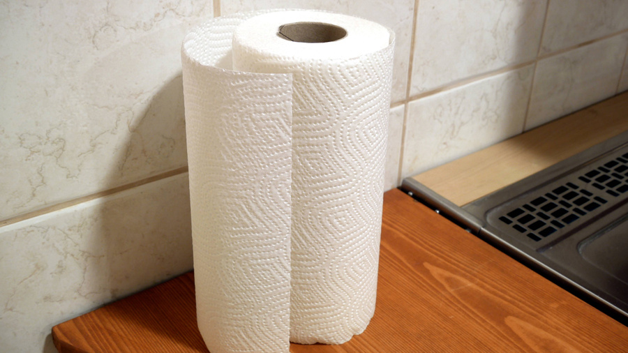 Бумажные полотенца гораздо безопаснее автоматических сушилок для рук. Фото © Wikimedia Commons / Santeri Viinamäki