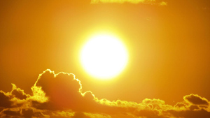 Метеоролог Вильфанд предупредил москвичей о приходе "опасного солнца" в середине мая