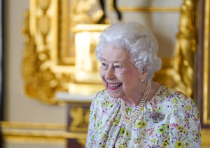 Metro: Елизавета II купила гольф-кар, чтобы передвигаться по замку после болезни