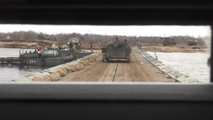 "Заняли оборону": Минобороны России показало видео марша сил ВДВ в Киевской области